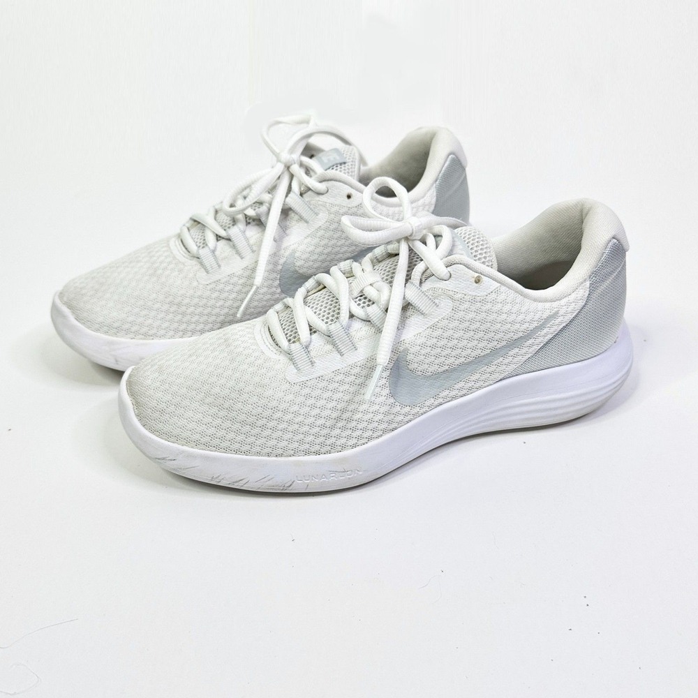 Nike Sneaker Women 9 White LunarConverge Running Athletic Athleisure Lightweight